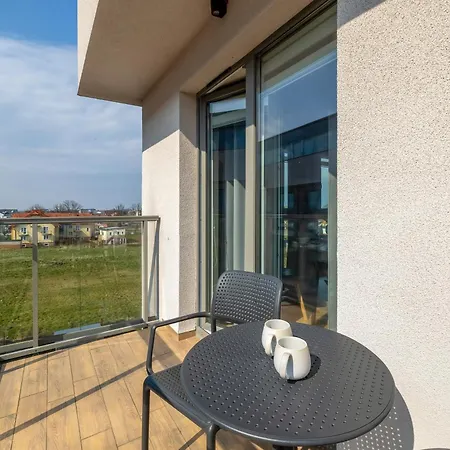 Jasny Sun Seasons 24 Z Umeblowanym Balkonem I Parkingiem By Renters * Ustronie Morskie