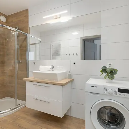 Jasny Sun Seasons 24 Z Umeblowanym Balkonem I Parkingiem By Renters Appartamento *