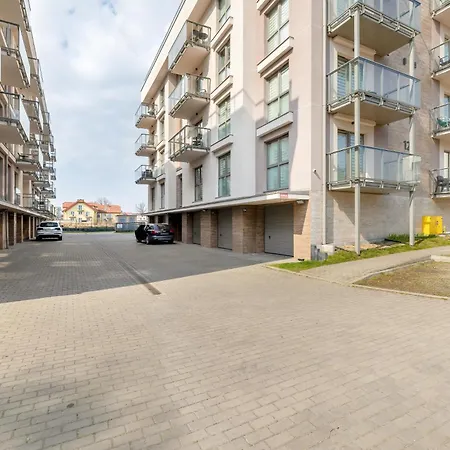 Jasny Sun Seasons 24 Z Umeblowanym Balkonem I Parkingiem By Renters