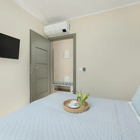 Jasny Sun Seasons 24 Z Umeblowanym Balkonem I Parkingiem By Renters Apartment *