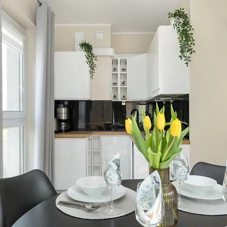 Jasny Sun Seasons 24 Z Umeblowanym Balkonem I Parkingiem By Renters *